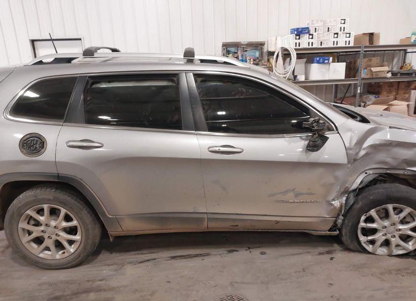 Photo 13 of 2017 Jeep Cherokee LATITUDE 4X4 (VIN 1C4PJMCB3HD213870)