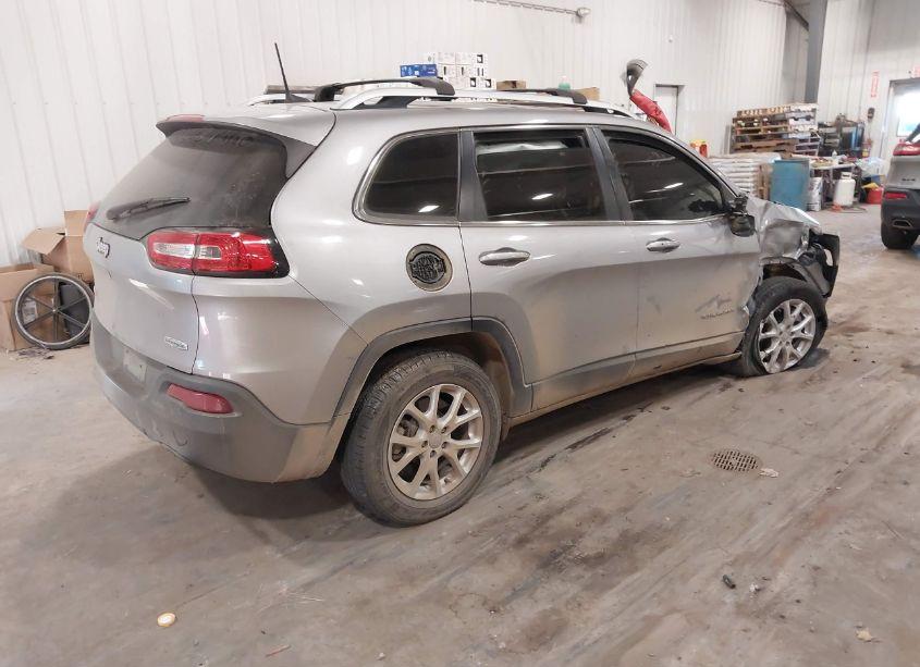 Photo 4 of 2017 Jeep Cherokee LATITUDE 4X4 (VIN 1C4PJMCB3HD213870)