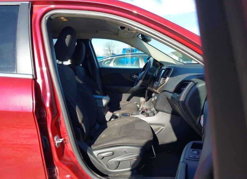 Photo 5 of 2017 Jeep Cherokee LATITUDE 4X4 (VIN 1C4PJMCB3HW513395)