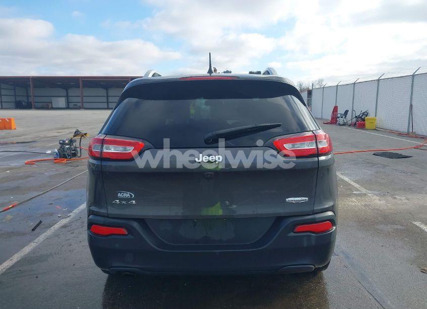 Photo 17 of 2017 Jeep Cherokee LATITUDE 4X4 (VIN 1C4PJMCB3HW570714)