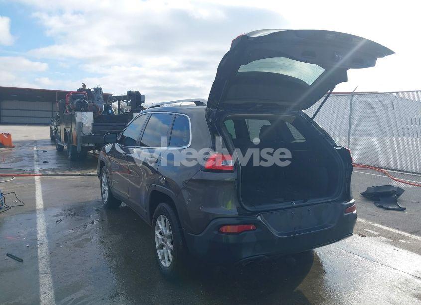 Photo 3 of 2017 Jeep Cherokee LATITUDE 4X4 (VIN 1C4PJMCB3HW570714)