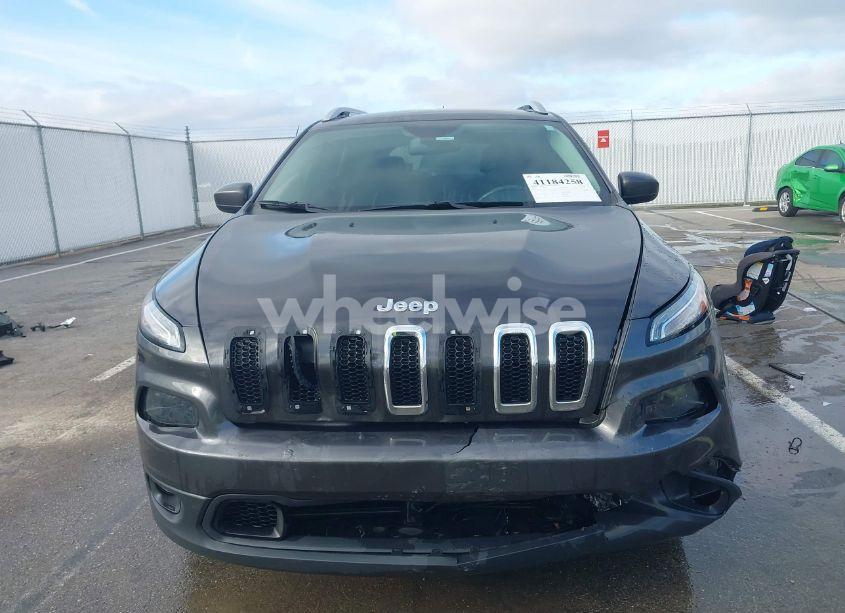 Photo 6 of 2017 Jeep Cherokee LATITUDE 4X4 (VIN 1C4PJMCB3HW570714)