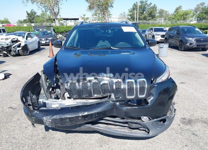 Photo 12 of 2017 Jeep Cherokee LATITUDE 4X4 (VIN 1C4PJMCB3HW605381)