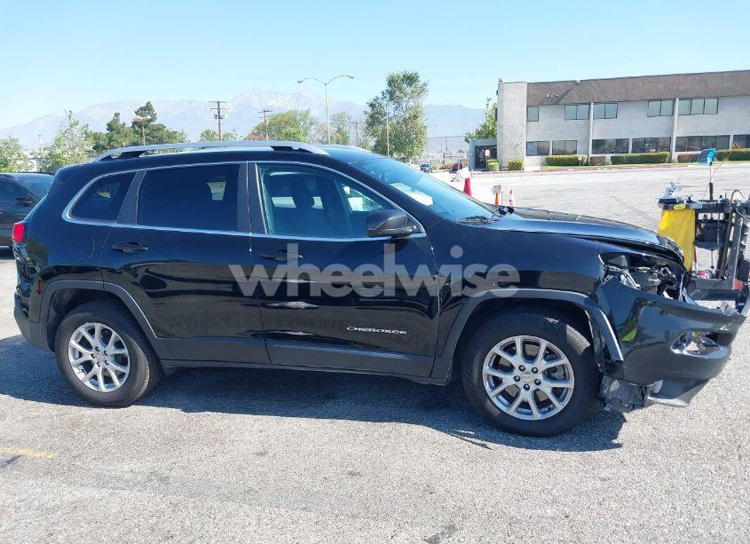 Photo 13 of 2017 Jeep Cherokee LATITUDE 4X4 (VIN 1C4PJMCB3HW605381)