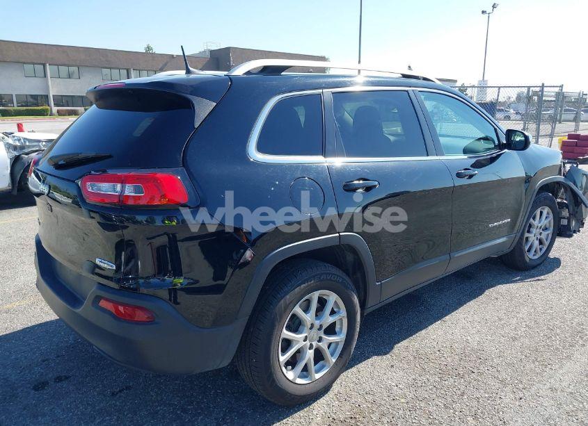 Photo 4 of 2017 Jeep Cherokee LATITUDE 4X4 (VIN 1C4PJMCB3HW605381)