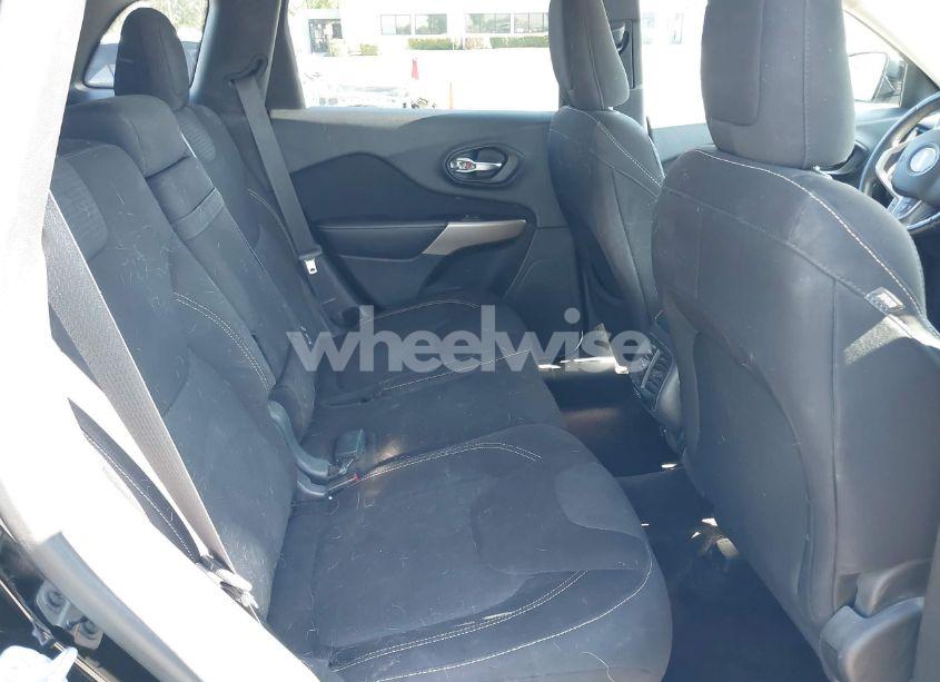 Photo 8 of 2017 Jeep Cherokee LATITUDE 4X4 (VIN 1C4PJMCB3HW605381)