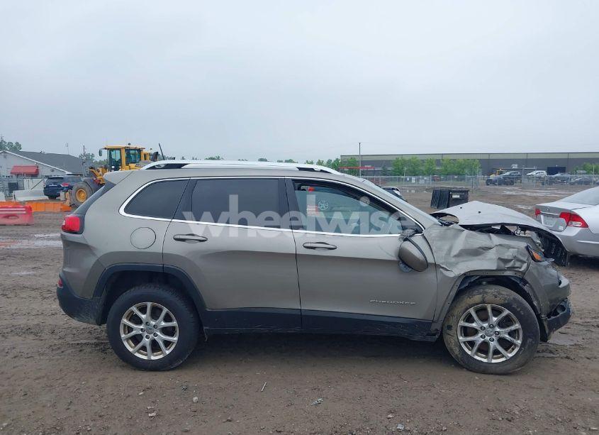 Photo 12 of 2017 Jeep Cherokee LATITUDE 4X4 (VIN 1C4PJMCB3HW657318)