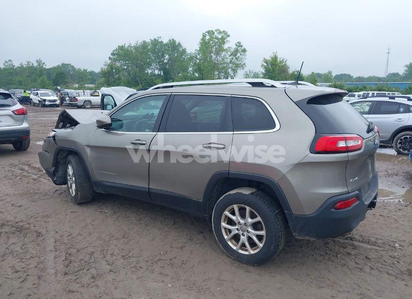 Photo 3 of 2017 Jeep Cherokee LATITUDE 4X4 (VIN 1C4PJMCB3HW657318)