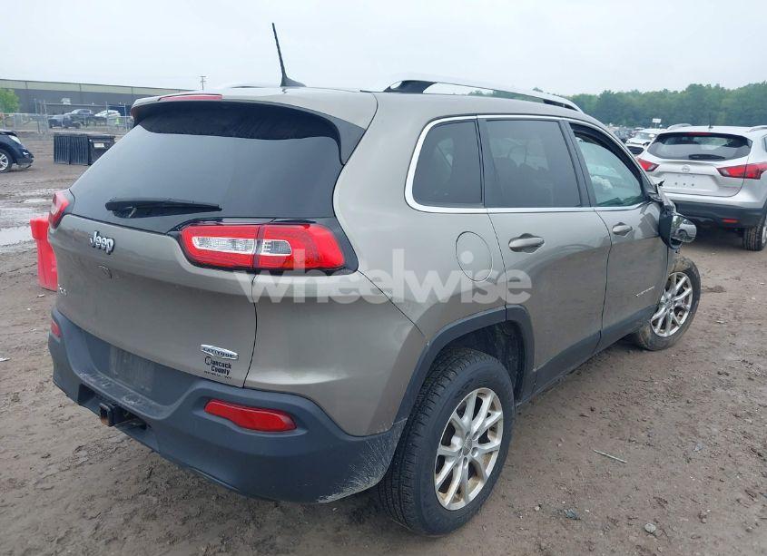 Photo 4 of 2017 Jeep Cherokee LATITUDE 4X4 (VIN 1C4PJMCB3HW657318)