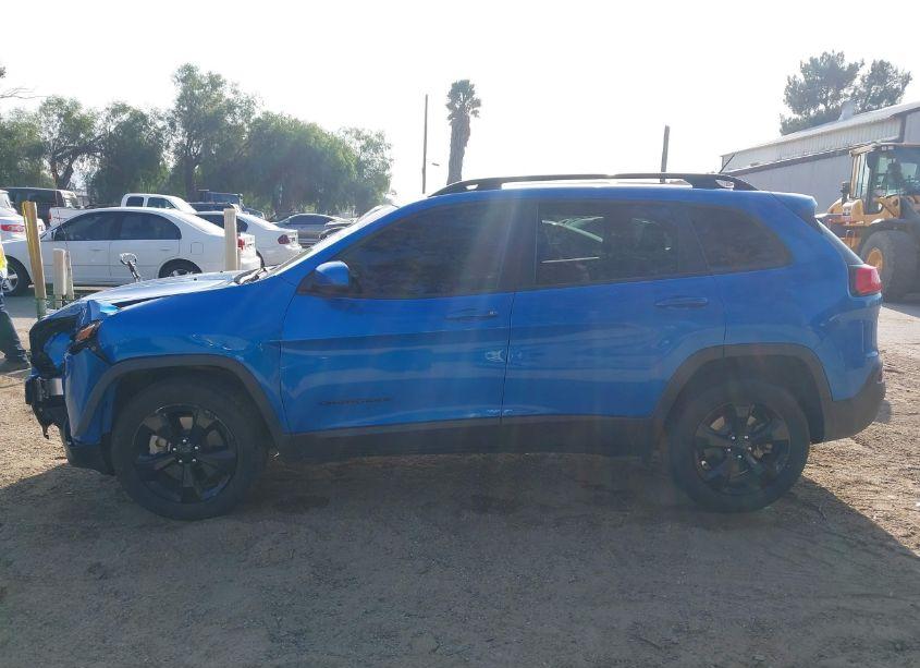 Photo 15 of 2018 Jeep Cherokee LATITUDE (VIN 1C4PJMCB3JD572299)