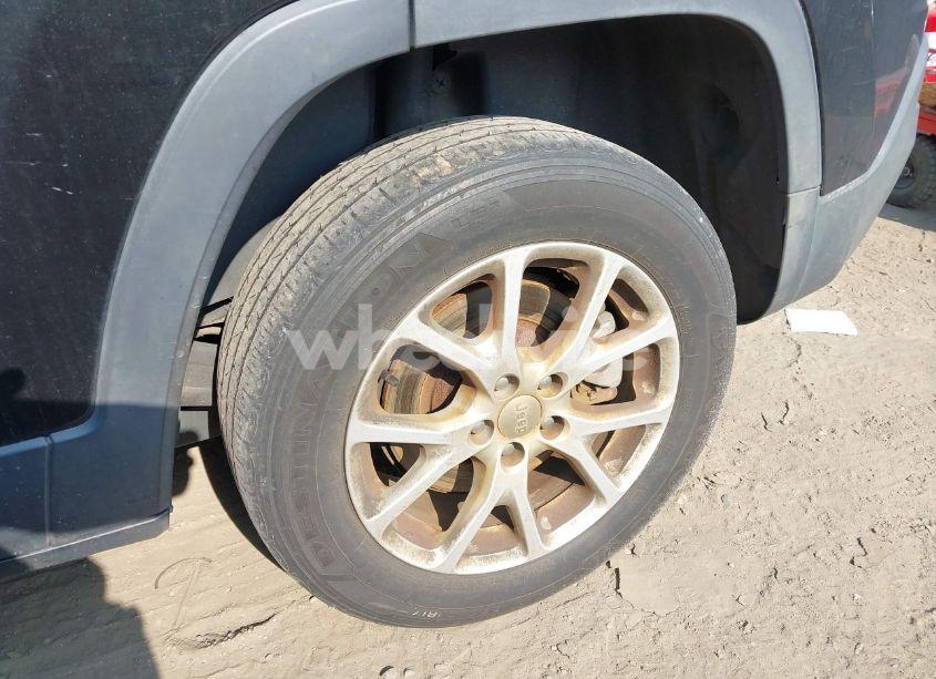 Photo 12 of 2014 Jeep Cherokee LATITUDE (VIN 1C4PJMCB4EW162489)