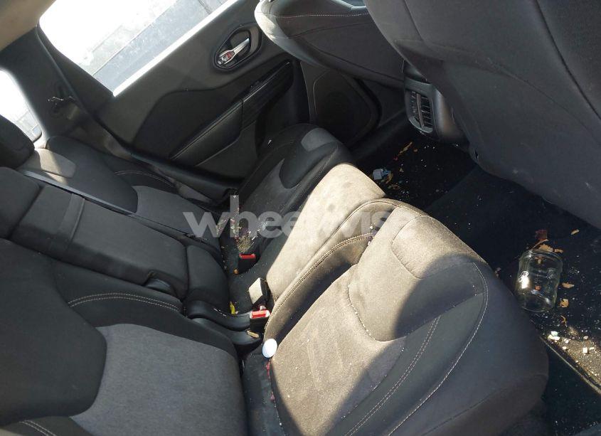 Photo 8 of 2014 Jeep Cherokee LATITUDE (VIN 1C4PJMCB4EW162489)