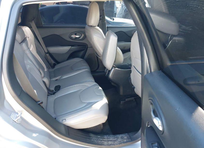 Photo 8 of 2014 Jeep Cherokee LATITUDE (VIN 1C4PJMCB4EW227499)