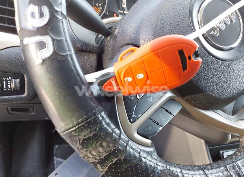 Photo 11 of 2014 Jeep Cherokee LATITUDE (VIN 1C4PJMCB4EW315520)