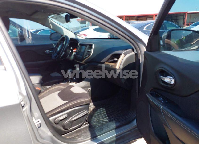 Photo 5 of 2014 Jeep Cherokee LATITUDE (VIN 1C4PJMCB4EW315520)