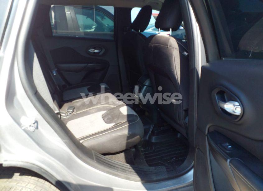 Photo 8 of 2014 Jeep Cherokee LATITUDE (VIN 1C4PJMCB4EW315520)