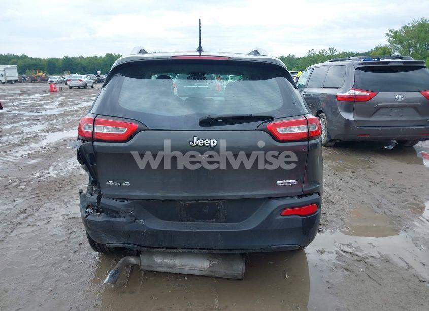 Photo 16 of 2015 Jeep Cherokee LATITUDE (VIN 1C4PJMCB4FW522703)
