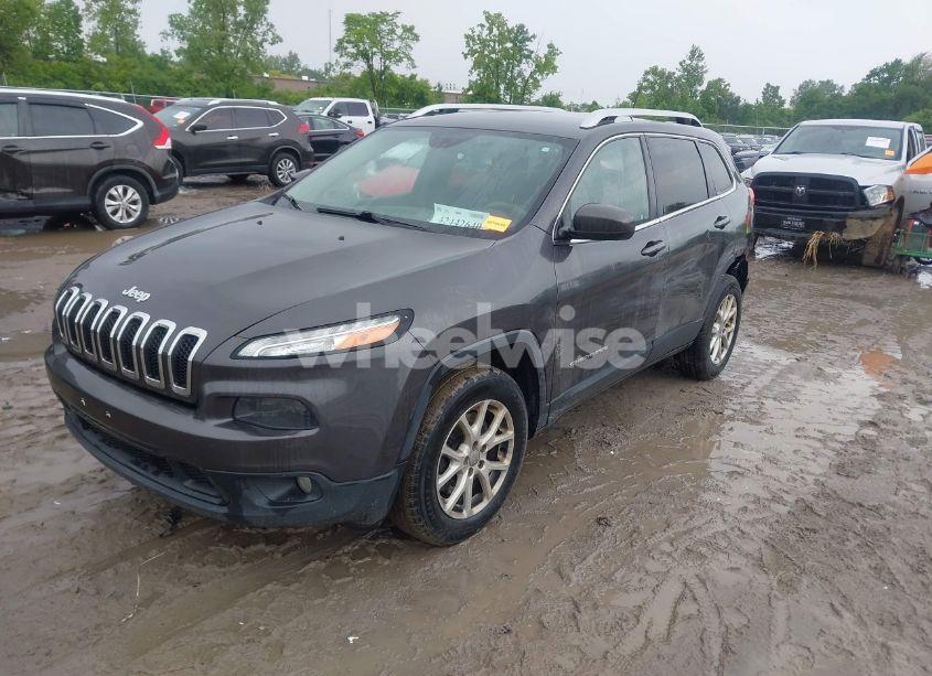 Photo 2 of 2015 Jeep Cherokee LATITUDE (VIN 1C4PJMCB4FW522703)