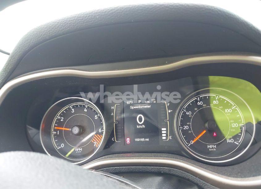 Photo 7 of 2015 Jeep Cherokee LATITUDE (VIN 1C4PJMCB4FW522703)