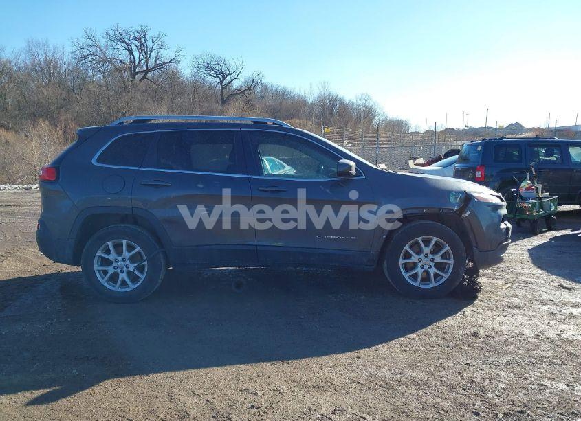Photo 13 of 2015 Jeep Cherokee LATITUDE (VIN 1C4PJMCB4FW546452)