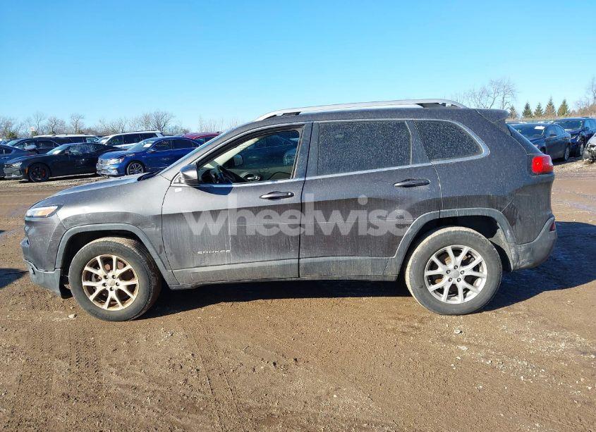 Photo 14 of 2015 Jeep Cherokee LATITUDE (VIN 1C4PJMCB4FW546452)