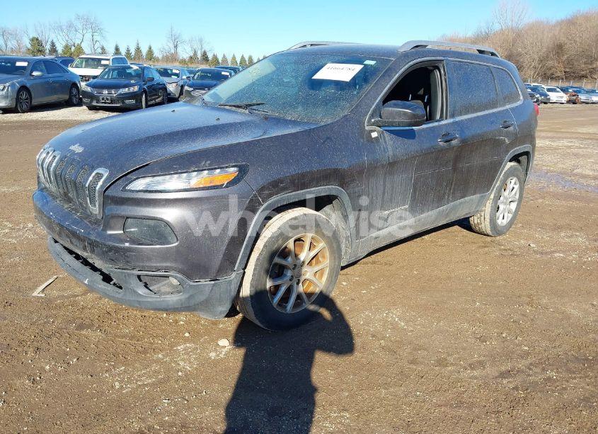Photo 2 of 2015 Jeep Cherokee LATITUDE (VIN 1C4PJMCB4FW546452)