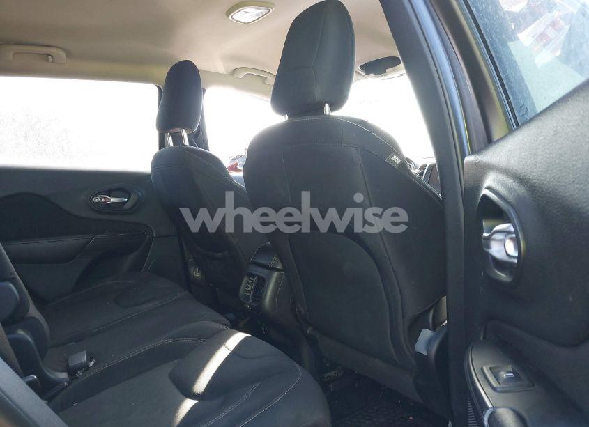 Photo 8 of 2015 Jeep Cherokee LATITUDE (VIN 1C4PJMCB4FW546452)