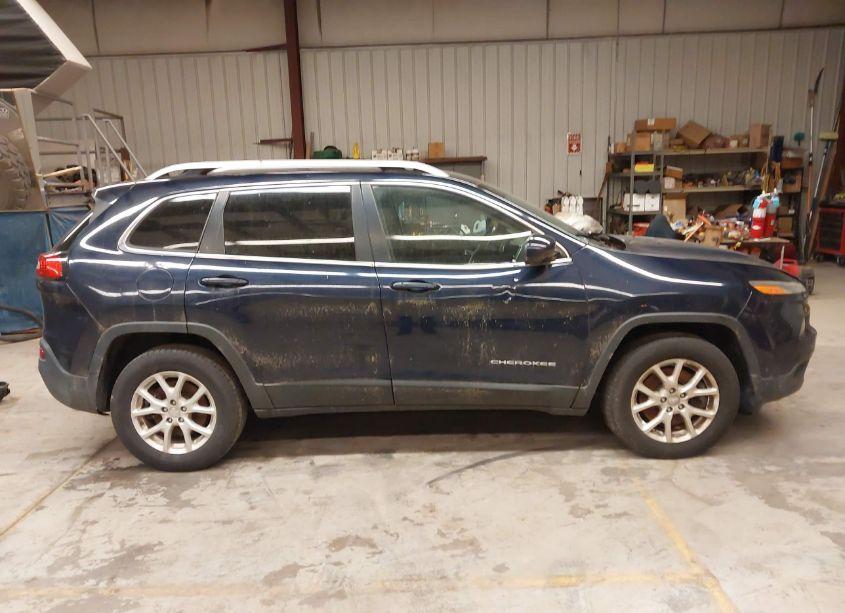 Photo 14 of 2015 Jeep Cherokee LATITUDE (VIN 1C4PJMCB4FW624728)