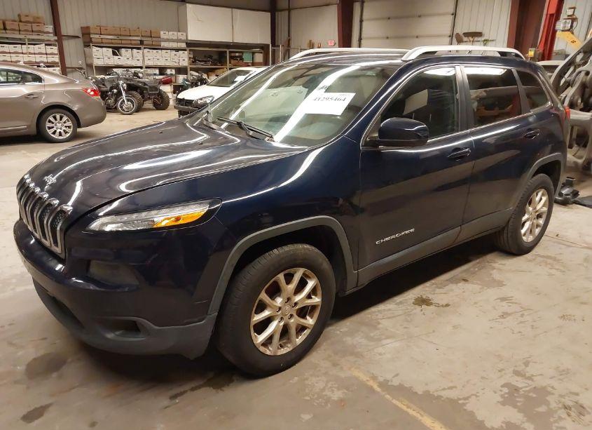 Photo 2 of 2015 Jeep Cherokee LATITUDE (VIN 1C4PJMCB4FW624728)