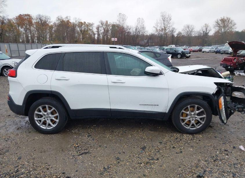 Photo 13 of 2015 Jeep Cherokee LATITUDE (VIN 1C4PJMCB4FW625734)
