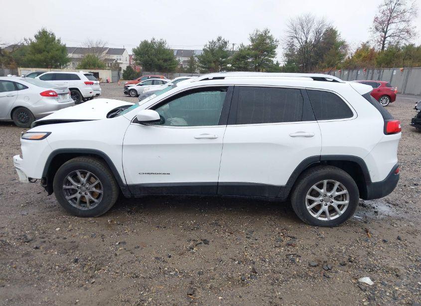 Photo 14 of 2015 Jeep Cherokee LATITUDE (VIN 1C4PJMCB4FW625734)