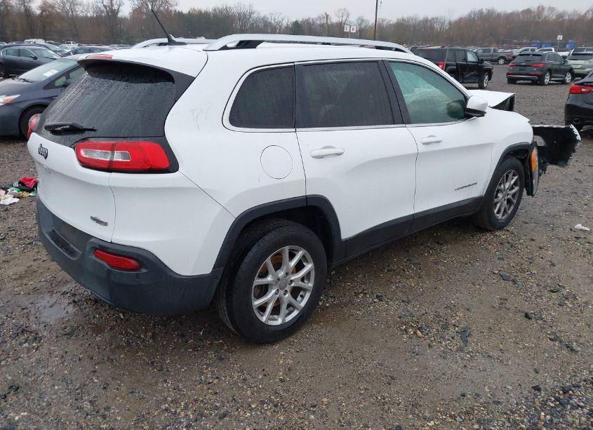 Photo 4 of 2015 Jeep Cherokee LATITUDE (VIN 1C4PJMCB4FW625734)