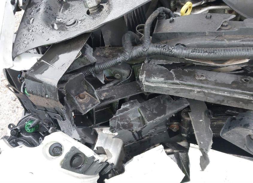 Photo 6 of 2015 Jeep Cherokee LATITUDE (VIN 1C4PJMCB4FW625734)