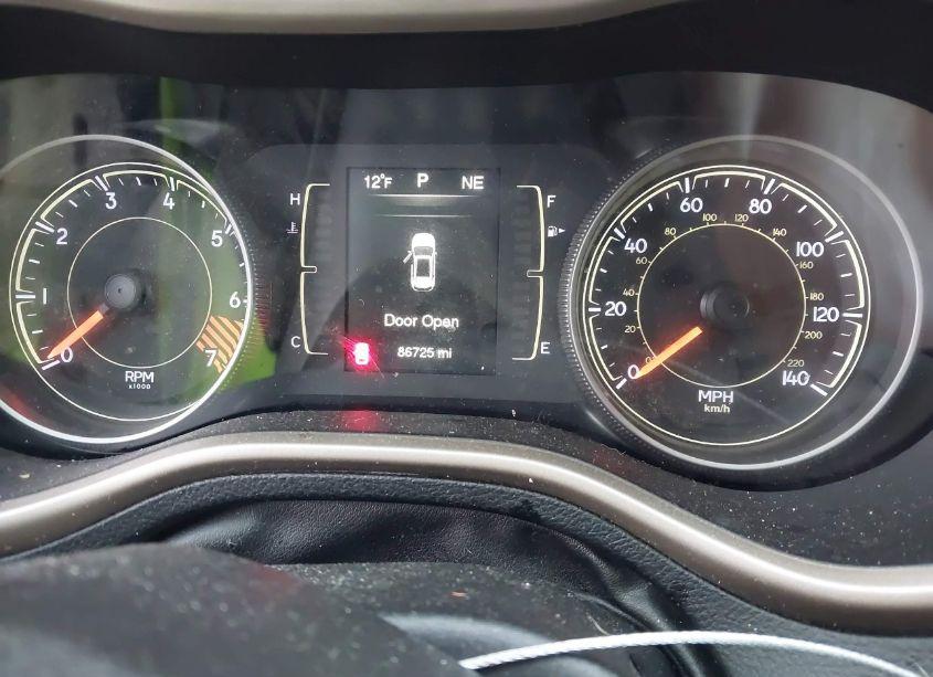 Photo 7 of 2015 Jeep Cherokee LATITUDE (VIN 1C4PJMCB4FW625734)