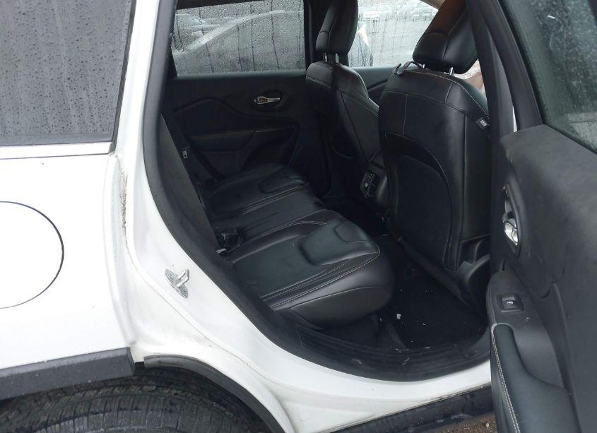 Photo 8 of 2015 Jeep Cherokee LATITUDE (VIN 1C4PJMCB4FW625734)