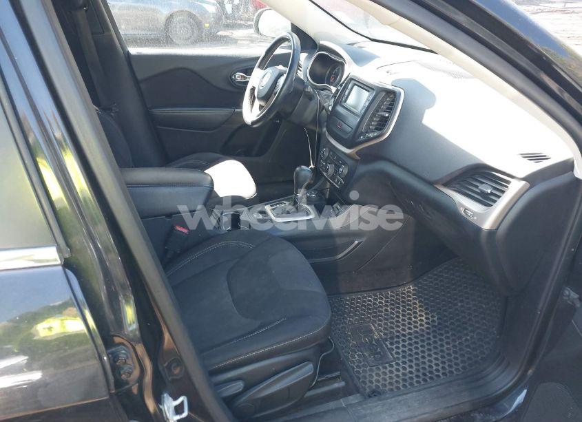 Photo 5 of 2015 Jeep Cherokee LATITUDE (VIN 1C4PJMCB4FW655073)