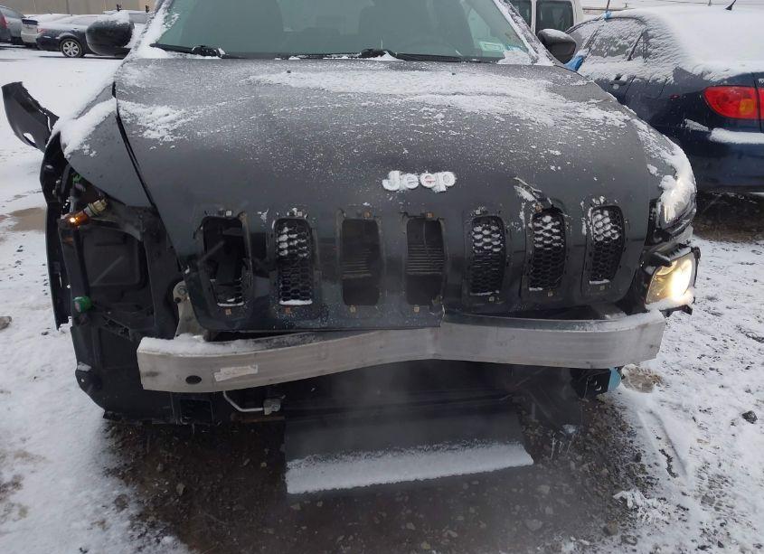 Photo 12 of 2015 Jeep Cherokee LATITUDE (VIN 1C4PJMCB4FW714767)