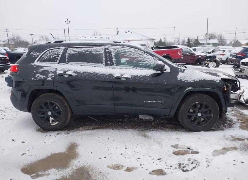 Photo 13 of 2015 Jeep Cherokee LATITUDE (VIN 1C4PJMCB4FW714767)
