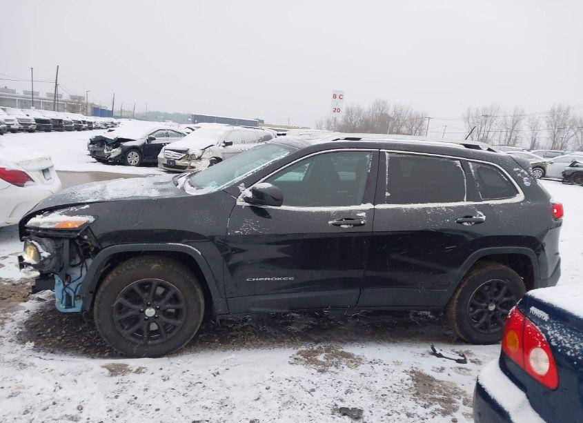 Photo 14 of 2015 Jeep Cherokee LATITUDE (VIN 1C4PJMCB4FW714767)