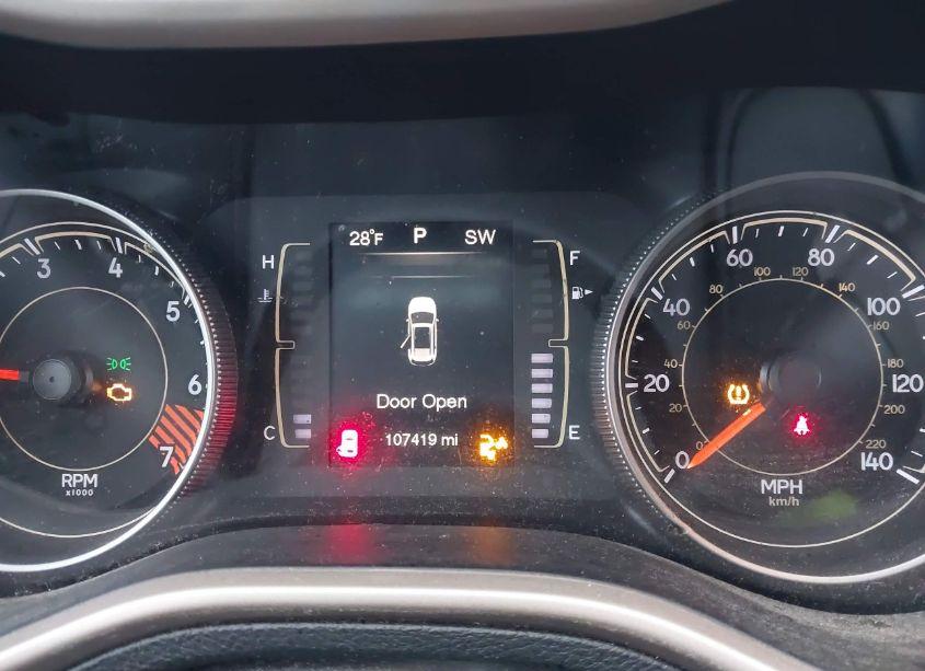 Photo 15 of 2015 Jeep Cherokee LATITUDE (VIN 1C4PJMCB4FW714767)