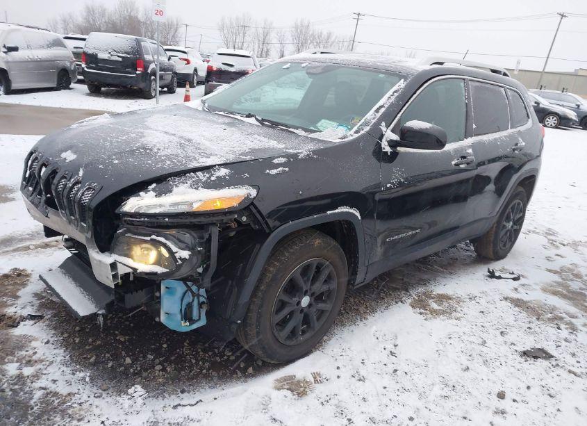 Photo 2 of 2015 Jeep Cherokee LATITUDE (VIN 1C4PJMCB4FW714767)
