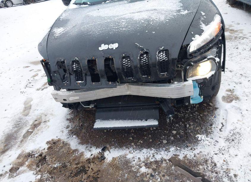 Photo 6 of 2015 Jeep Cherokee LATITUDE (VIN 1C4PJMCB4FW714767)