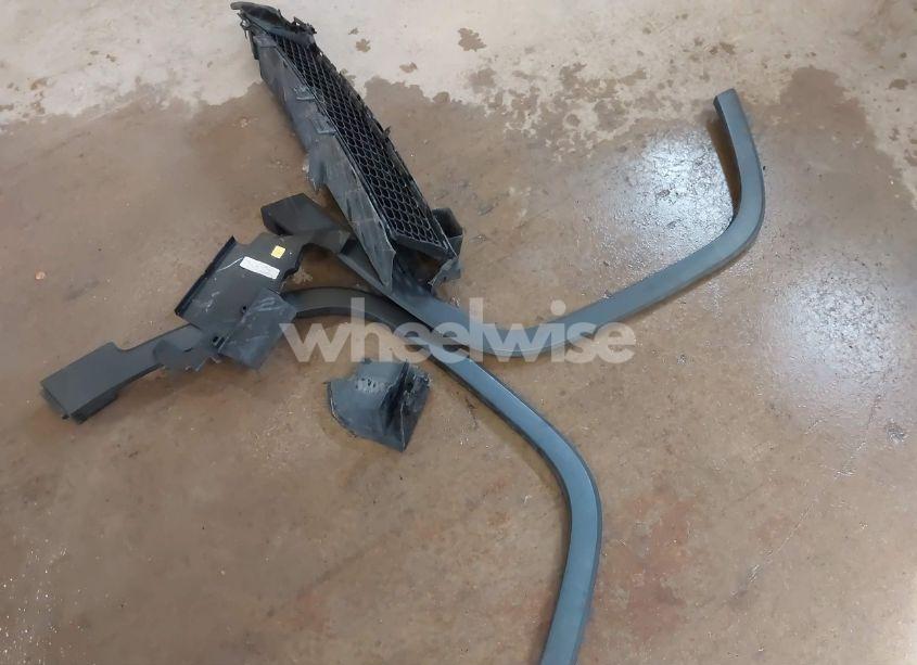 Photo 12 of 2015 Jeep Cherokee LATITUDE (VIN 1C4PJMCB4FW733710)