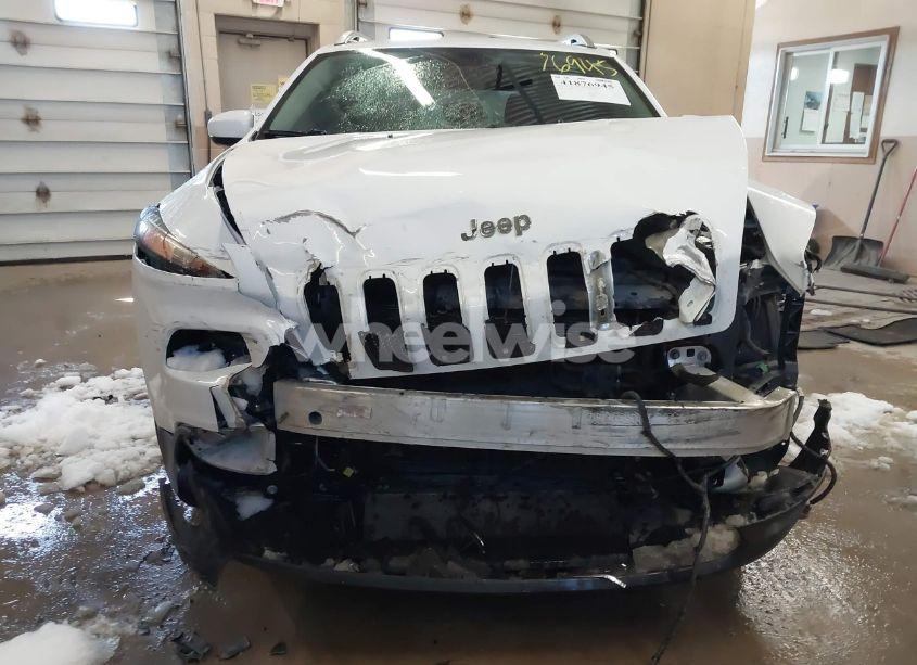 Photo 13 of 2015 Jeep Cherokee LATITUDE (VIN 1C4PJMCB4FW733710)