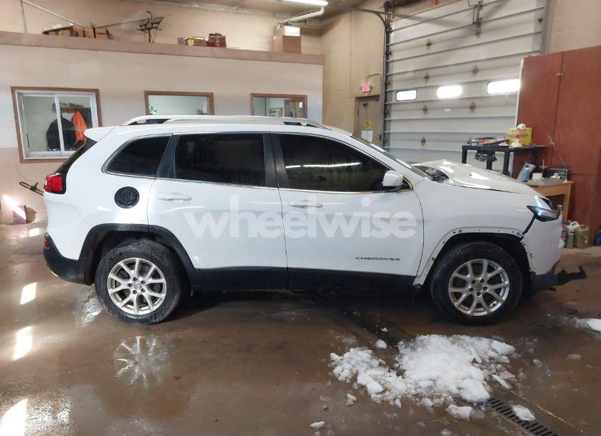 Photo 14 of 2015 Jeep Cherokee LATITUDE (VIN 1C4PJMCB4FW733710)