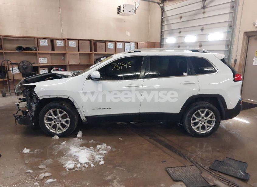 Photo 15 of 2015 Jeep Cherokee LATITUDE (VIN 1C4PJMCB4FW733710)