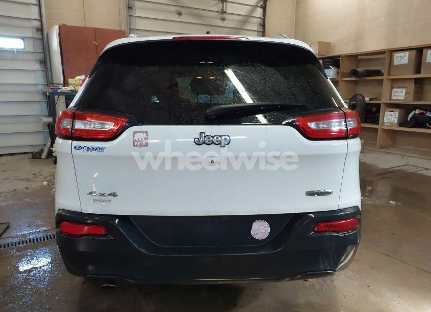 Photo 17 of 2015 Jeep Cherokee LATITUDE (VIN 1C4PJMCB4FW733710)