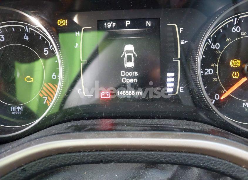 Photo 15 of 2015 Jeep Cherokee LATITUDE (VIN 1C4PJMCB4FW744030)