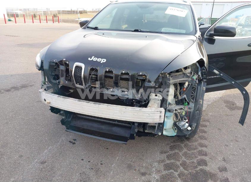 Photo 6 of 2015 Jeep Cherokee LATITUDE (VIN 1C4PJMCB4FW744030)