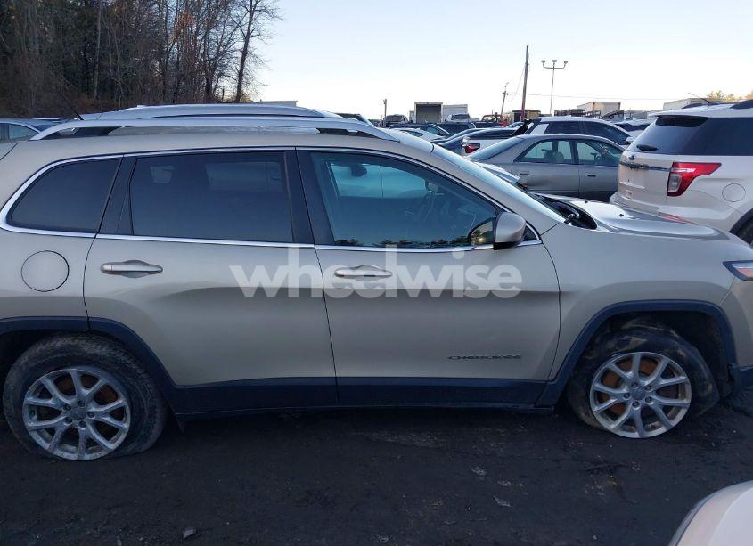 Photo 12 of 2015 Jeep Cherokee LATITUDE (VIN 1C4PJMCB4FW744478)
